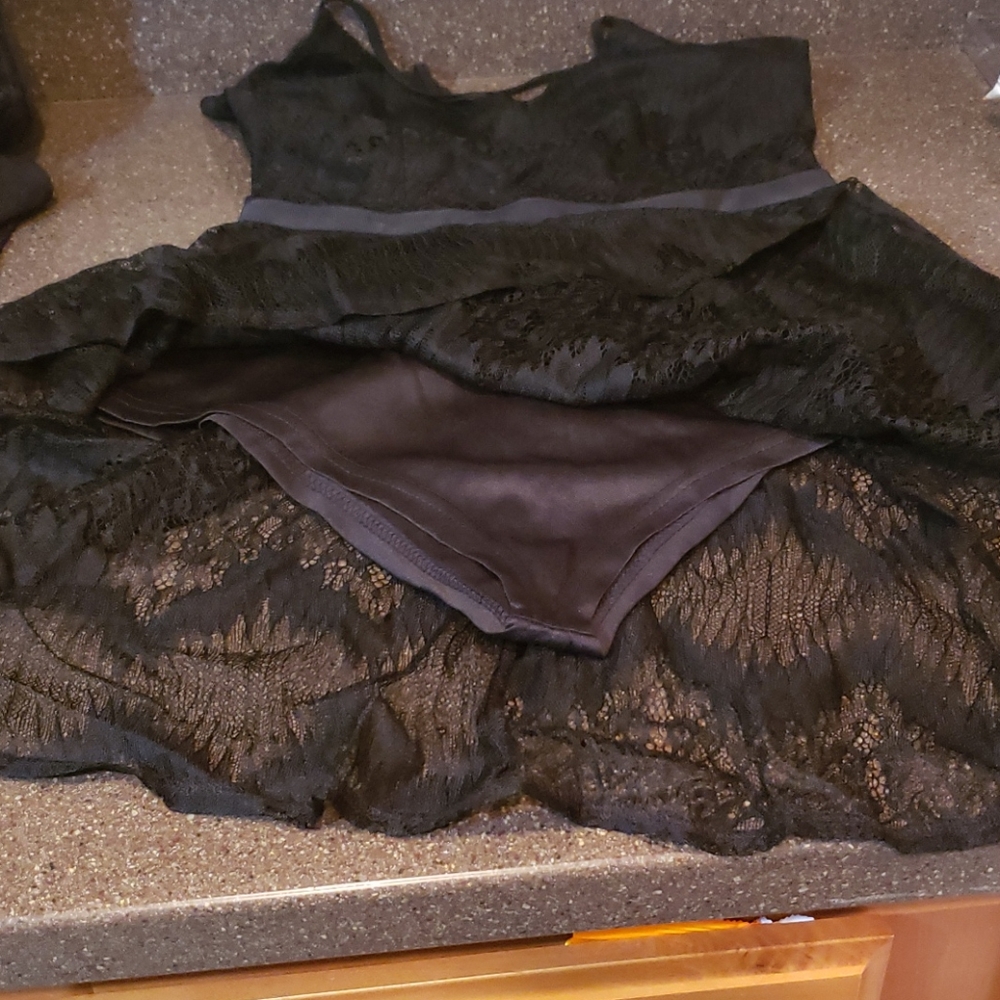 Dress - Picture 4 of 5